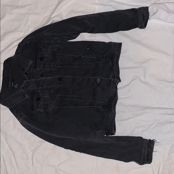 Forever 21 cropped black denim jacket - Picture 1 of 2